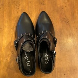 NWT Matisse Women’s Leather Black chunky heel studded western booties Size 10M